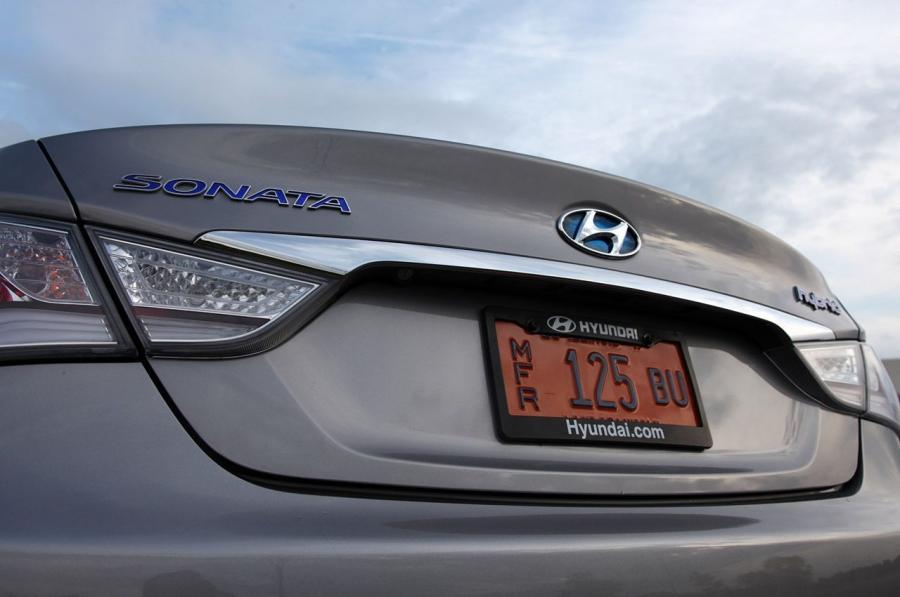  Hyundai Sonata Hybrid 2010 года  (фото 69 из 83)